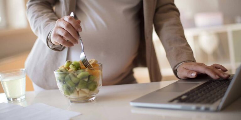 Health Tips : గర్భిణీలు ఆఫీస్ లకు వెళ్తున్నారా? వీటిని తప్పక ఫాలో అవ్వాలి..