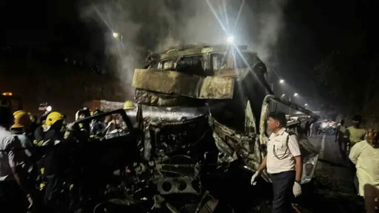 Maharastra : ఘోర రోడ్డు ప్రమాదం.. నలుగురు మృతి, పలువురికి గాయాలు..