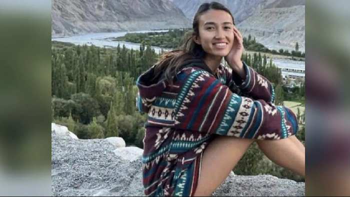 Hamas Attack On Isreal: “నన్ను చంపొద్దు”.. ఉగ్రవాదుల్ని వేడుకున్న ఇజ్రాయిల్ యువతి.. వీడియో వైరల్..