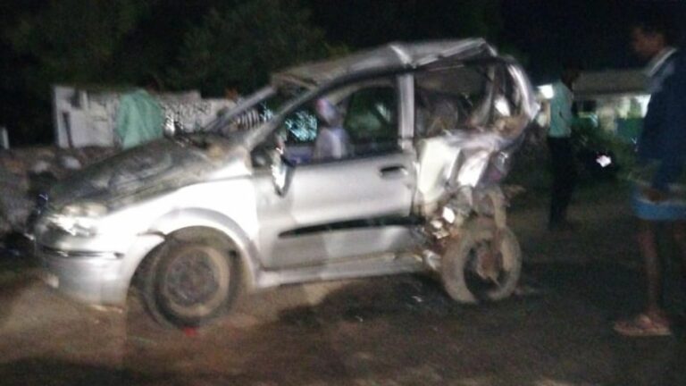 Road Accident: నడుచుకుంటూ వెళుతున్న వారిపై దూసుకెళ్లిన బొలెరో.. ముగ్గురు మృతి!