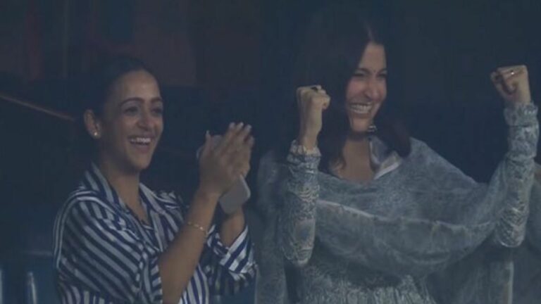 Anushka Sharma: వికెట్ తీసిన విరాట్‌ కోహ్లీ.. అనుష్క శర్మ రియాక్షన్ చూశారా!