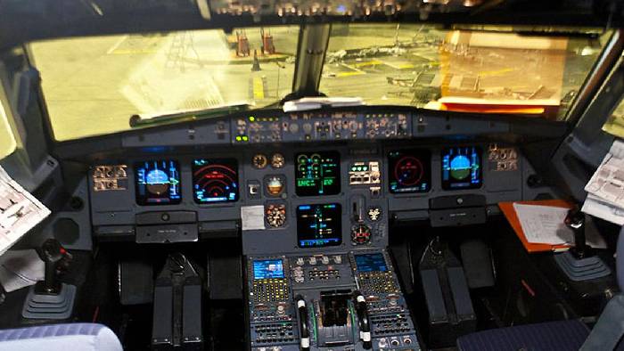 GPS Signal: మధ్యప్రాచ్యంలో జీపీఎస్ సిగ్నల్స్‌ కోల్పోతున్న విమానాలు.. భారత్ ఆందోళన..