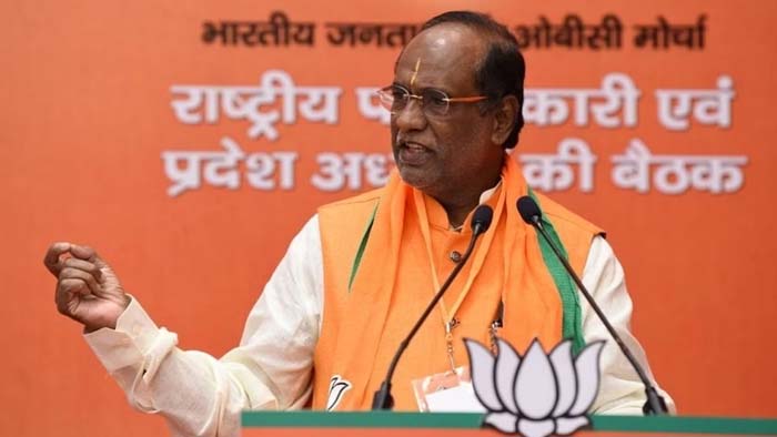 K.Laxman: బీసీలను ఓట్లు వేసే యంత్రాలుగా చూస్తోంది.. కాంగ్రెస్ పై లక్ష్మణ్ ఫైర్‌