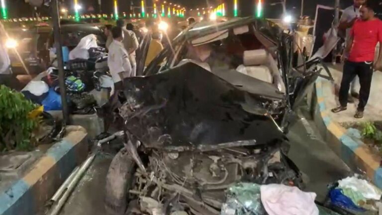 Mumbai Road Accident: బాంద్రాలో కారు బీభత్సం.. ముగ్గురు మృతి!