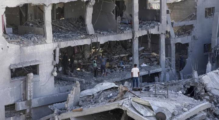 Israel-Hamas War: గాజాలో స్కూల్ పై ఇజ్రాయెల్ దాడి.. 30మంది మృతి.. 93మందికి గాయాలు