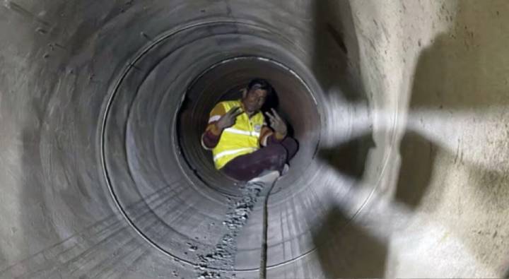 Uttarakhand : చావు నోట్లో నుంచి బయట పడ్డట్లుంది.. టన్నెల్లో చిక్కుకున్న కార్మికుల ఆవేదన