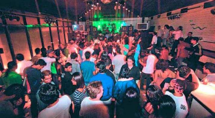 Business Hours: టైం మారింది.. తాగినంత తాగొచ్చు.. తిన్నంత తినొచ్చు