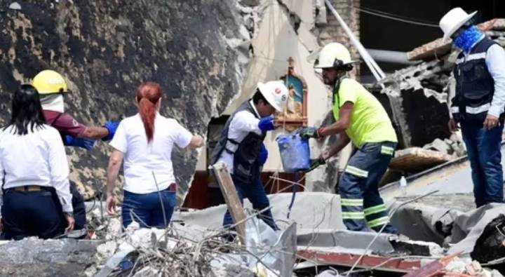 Maxico : మెక్సికోలో పెను ప్రమాదం.. కూలిన టవర్.. ఐదుగరు కార్మికులు మృతి