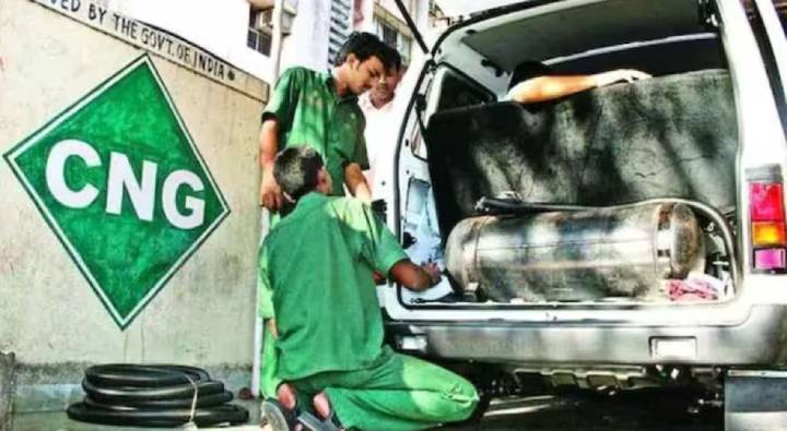 CNG Price Hike: ఢిల్లీ ప్రజలకు షాక్.. భారీగా పెరిగిన సీఎన్జీ ధరలు