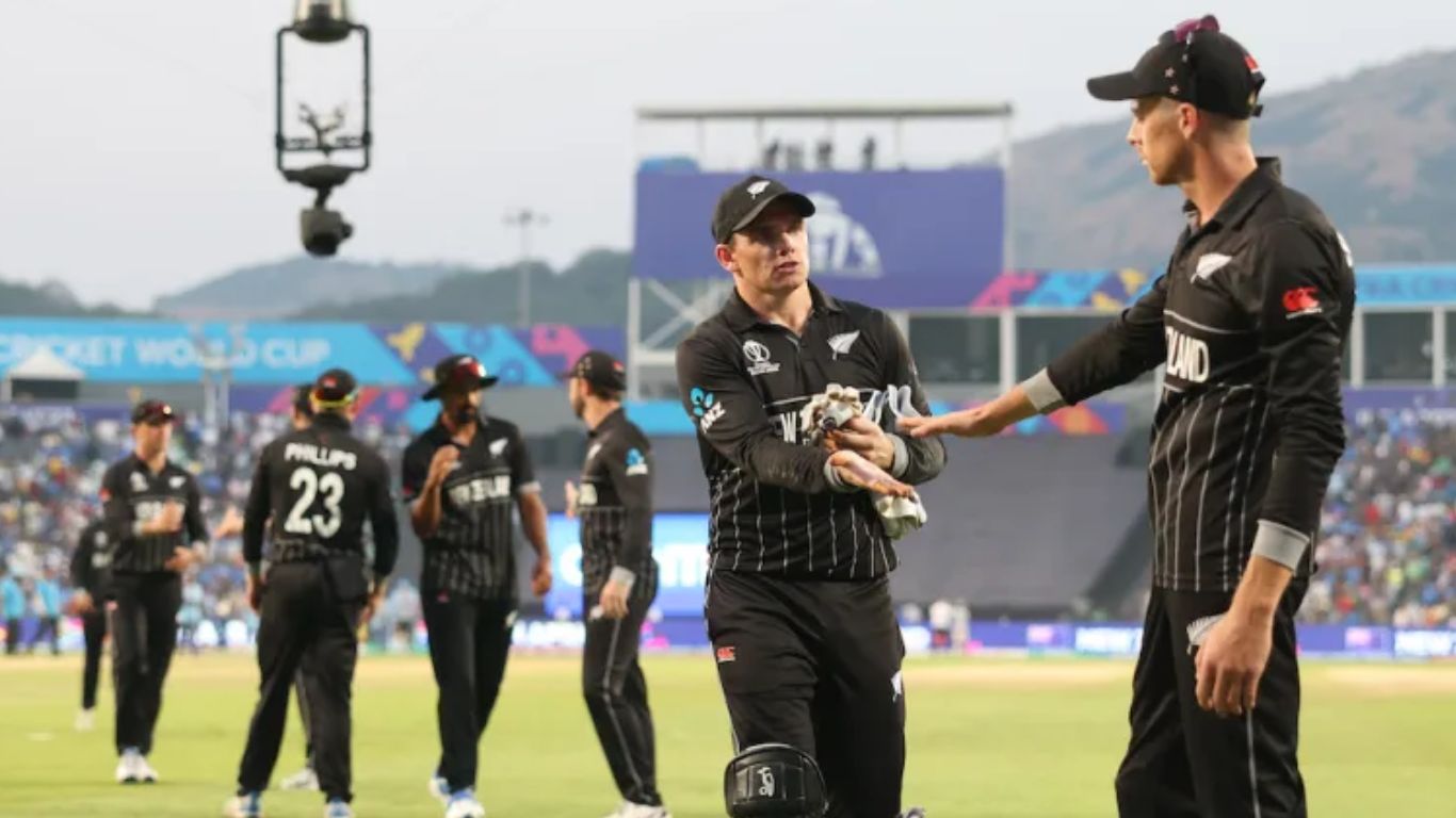 New Zealand Semis Chances: హ్యాట్రిక్ ఓటములు.. డేంజర్ జోన్‌లో న్యూజీలాండ్! సెమీస్ ఛాన్సెస్ ఇలా
