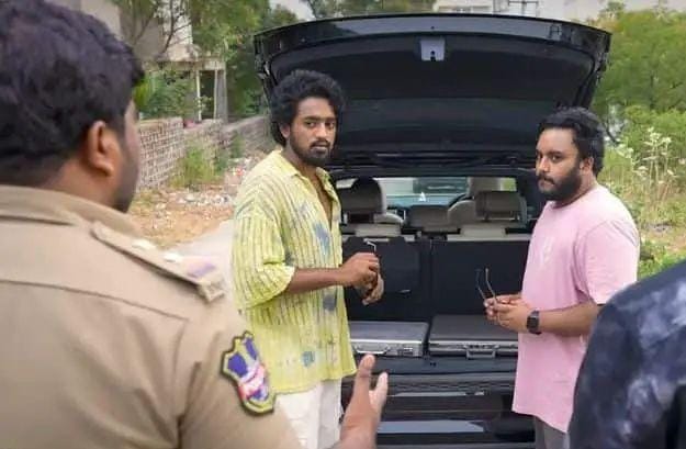 Roshan Kanakala: రైడింగ్ లో పోలీసులకు అడ్డంగా దొరికిన యాంకర్ సుమ కొడుకు… చివర్లో ట్విస్ట్..