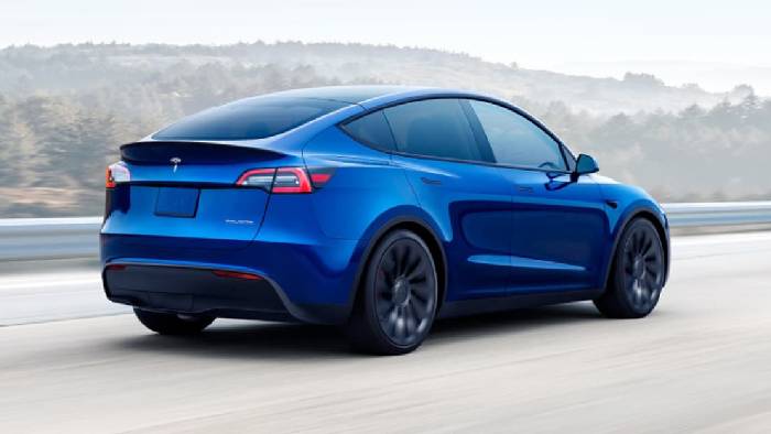 Tesla: భారతీయులకు అందుబాటు ధరలోనే టెస్లా కారు.. ధర ఎంతంటే..?