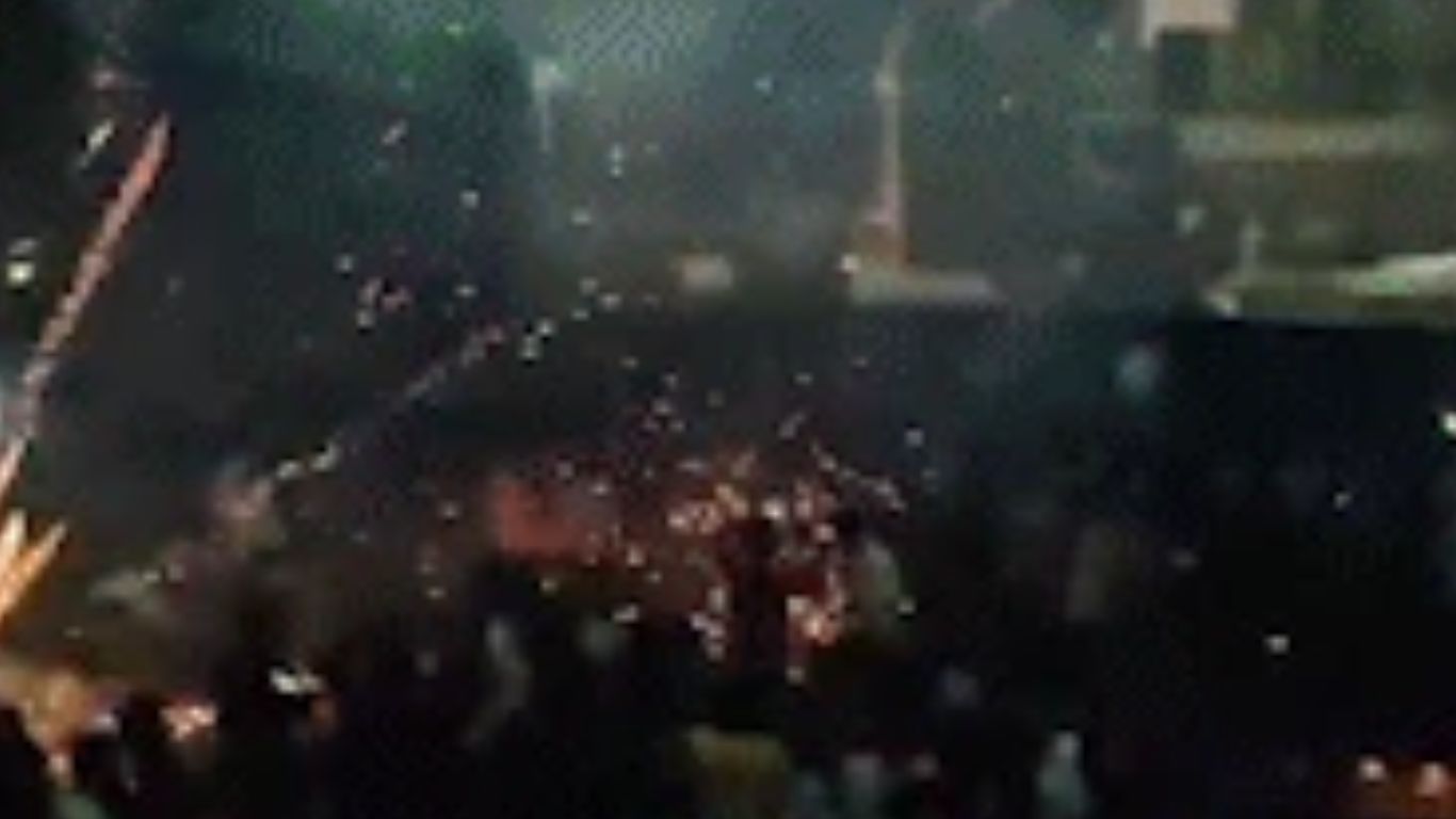 Tiger 3 Crackers: థియేటర్‌లో బాణసంచా కాల్చుతూ.. సల్మాన్‌ ఫ్యాన్స్‌ రచ్చ! వీడియో వైరల్