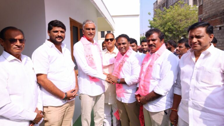 Telangana Elections 2023: బీఆర్‌ఎస్‌లో చేరిన బాబూ మోహన్‌ కుమారుడు!