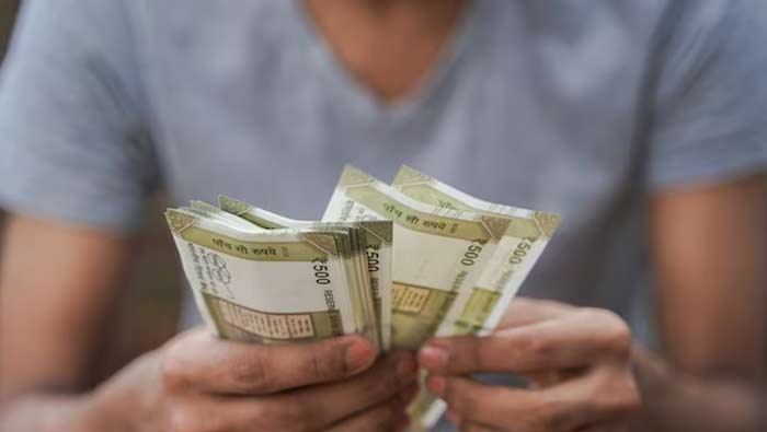 RBI: వ్యక్తిగత రుణాలపై ఆర్ బిఐ కొత్త రూల్స్.. ఇక అప్పు పుట్టుడు కష్టమే..