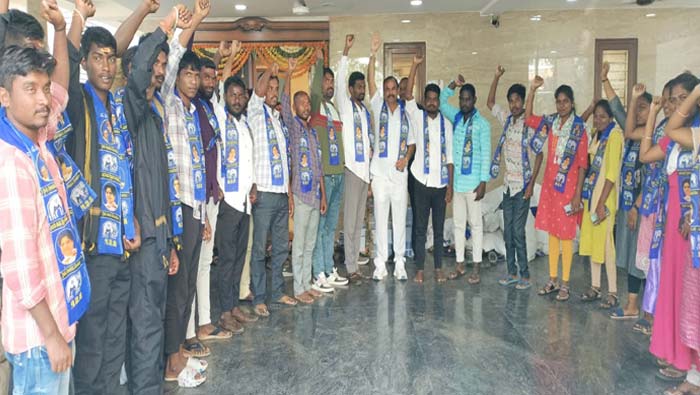 Kotha Manohar Reddy: కొత్త మనోహర్ రెడ్డి ఆధ్వర్యంలో మహేశ్వరం స్వతంత్ర అభ్యర్థి బీఎస్పీలో చేరిక