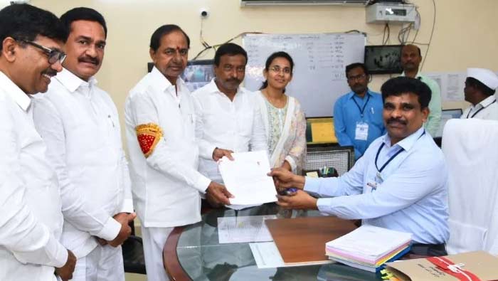 CM KCR : కేసీఆర్‌ ఆస్తుల కంటే.. అప్పులే ఎక్కువ.. నామినేషన్‌ అఫిడవిట్‌లో కీలక విషయాలు