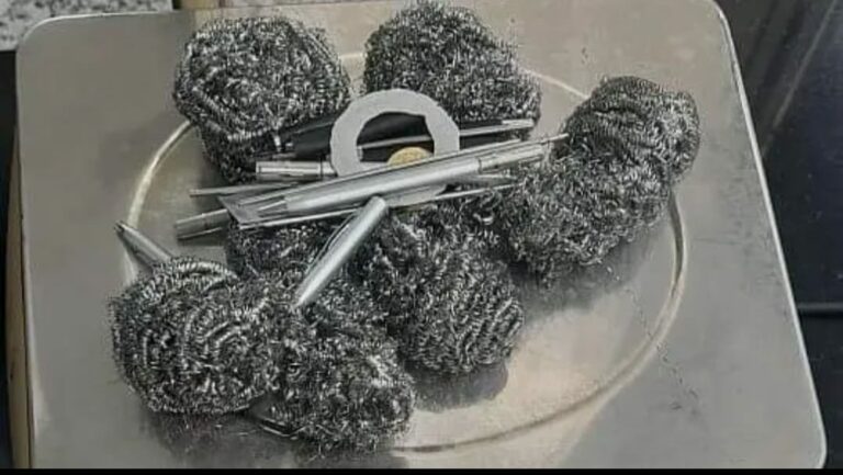 Mangaluru: మంగళూరు ఎయిర్ పోర్ట్ రూ.70.02 లక్షల విలువైన బంగారం స్వాధీనం..