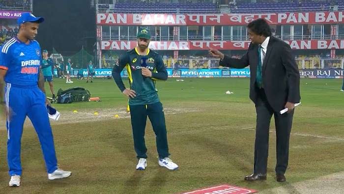 IND vs AUS: టాస్ గెలిచి బౌలింగ్ ఎంచుకున్న ఆస్ట్రేలియా.. ఆసీస్ జట్టులో మార్పులు