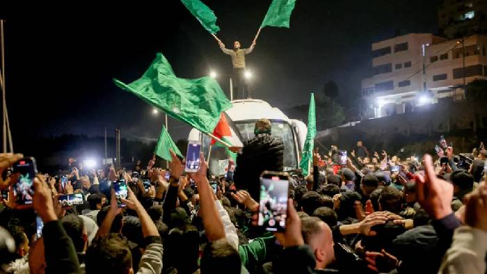 Israel-Palestine: ఇజ్రాయిల్‌కి సహకరించిన ముగ్గురిని బహిరంగంగా ఉరితీసిన పాలస్తీనా..