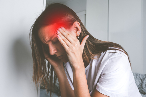 Migraine : చలికాలంలో వచ్చే మైగ్రేన్‌ సమస్యకు చెక్ పెట్టండిలా..