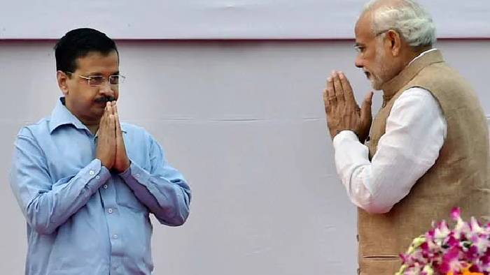 Arvind Kejriwal: మోడీపై సోషల్ మీడియా పోస్టులు.. ప్రియాంకాగాంధీ, కేజ్రీవాల్‌కి ఈసీ షోకాజ్ నోటీసులు..