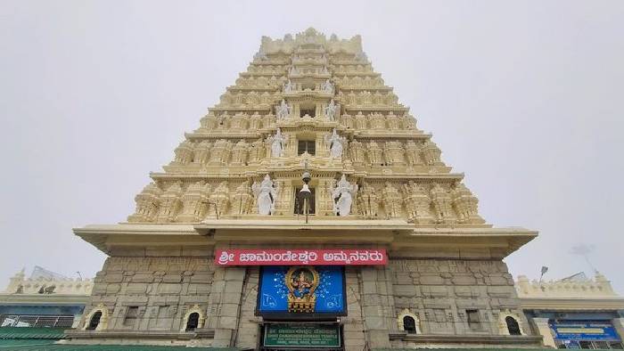 Gruha Lakshmi scheme: కర్ణాటకలో ‘చాముండేశ్వరీ దేవికి’ గృహలక్ష్మీ పథకం.. అమ్మవారికి ప్రతీ నెల రూ.2000