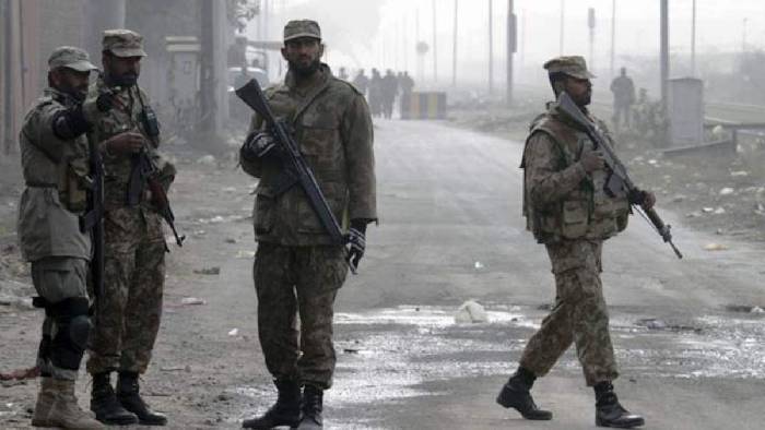 Pakistan: పాక్ వైమానిక స్థావరంపై దాడి.. 9 మంది టెర్రరిస్టుల మృతి, 3 విమానాలు ధ్వంసం..