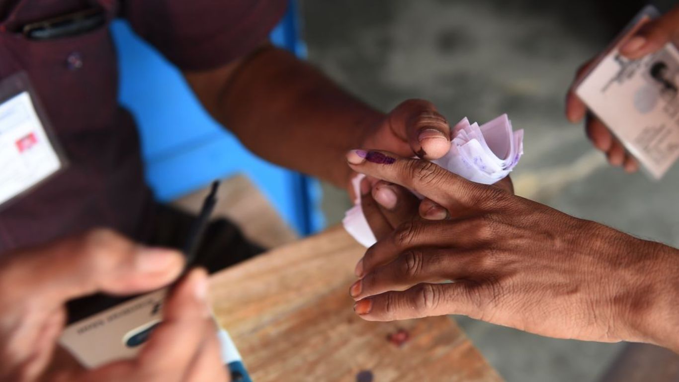 Telangana Elections 2023: అసెంబ్లీ ఎన్నికలకు సర్వం సిద్ధం.. మరికాసేపట్లో ప్రారంభం కానున్న పోలింగ్‌!