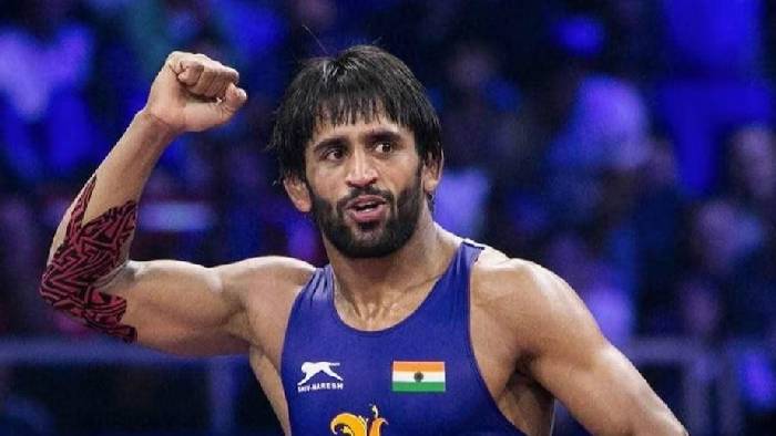 Bajrang Punia: రెజ్లర్ బజరంగ్ పునియా సంచలన నిర్ణయం.. పద్మశ్రీ వాపస్ ఇస్తున్నట్లు ప్రకటన..
