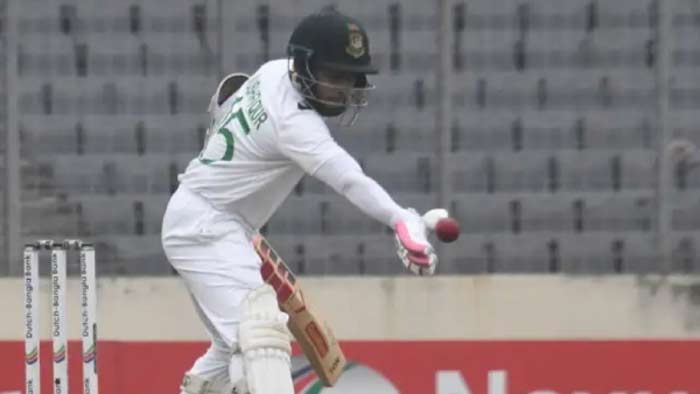 Mushfiqar Rahim: టెస్ట్ క్రికెట్ చరిత్రలో అరుదైన సంఘటన.. ‘హ్యాండిల్డ్ ది బాల్’ కారణంతో ఔట్..