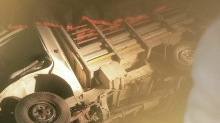 Road Accident: నల్గొండలో రోడ్డు ప్రమాదం.. నలుగురు అక్కడిక్కడే మృతి!