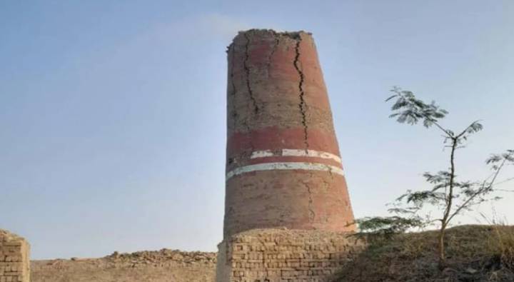 West Bengal : బట్టీ కార్మికులపై పడిన చిమ్నీ.. ముగ్గురి మృతి.. 30మందికి గాయాలు