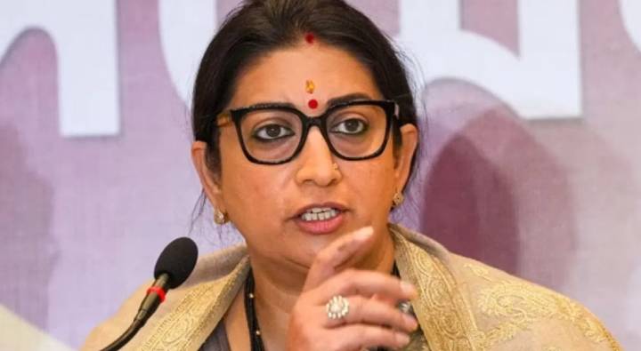 Smriti Irani : మహిళలకు వేతనంతో కూడిన పీరియడ్ లీవ్ ఇవ్వకూడదు : స్మృతి ఇరానీ