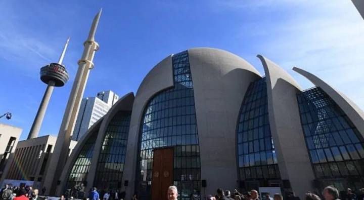 Turkey : టర్కీ ‘ఇమామ్’లను నిషేధించిన జర్మనీ