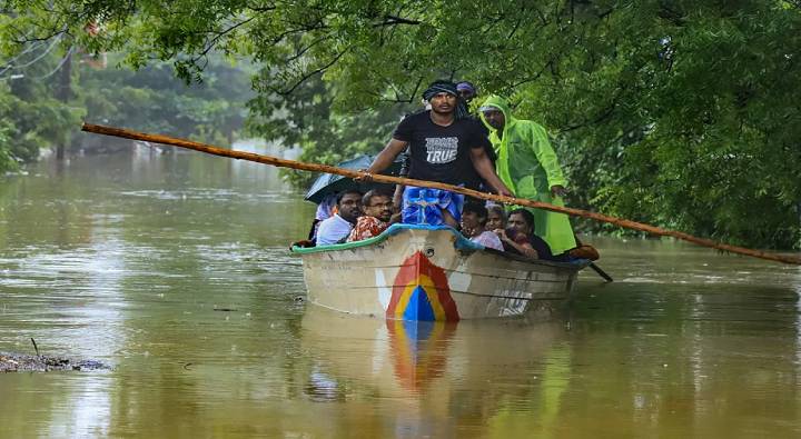 Tamilnadu : తమిళనాడులో అకాల భారీ వర్షాలు.. రంగంలోకి దిగిన వైమానిక దళం