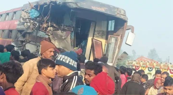 Road Accident : బహ్రైచ్‌లో డబుల్ డెక్కర్ బస్సు..  ట్రక్కు ఢీ.. ముగ్గురు మృతి, 25 మందికి గాయాలు