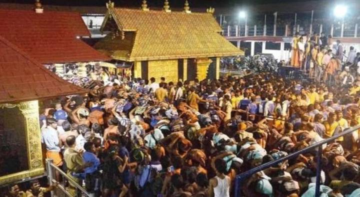 Sabarimala : శబరిమల ఆలయంలో భక్తుల రద్దీ.. నిర్వహణలోపంపై నిరసన తెలిపిన కాంగ్రెస్ ఎంపీలు