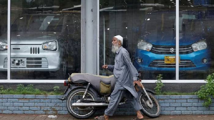 Pakistan: పాక్‌లో నెలలో కేవలం 5000 కార్ల అమ్మకం.. ఇండియాలో అయితే 10 గంటల్లోనే అంతకన్నా ఎక్కువ..