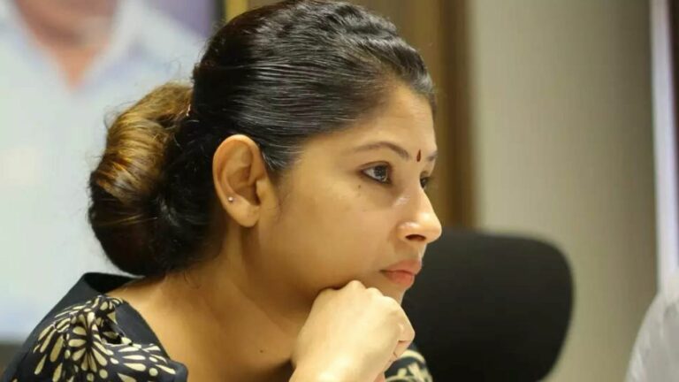 Smitha Sabharwal: ఆ వార్తలు అవాస్తవం.. ఐఏఎస్‌గానే విధులు నిర్వహిస్తా: స్మితా సభర్వాల్‌