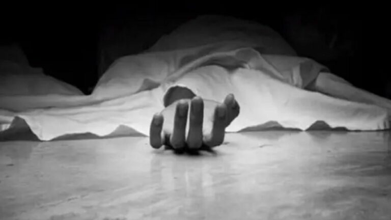 YCP Leaders: వైసీపీ నేతల వేధింపులతో కాంట్రాక్టు కార్మికుడు ఆత్మహత్య యత్నం!