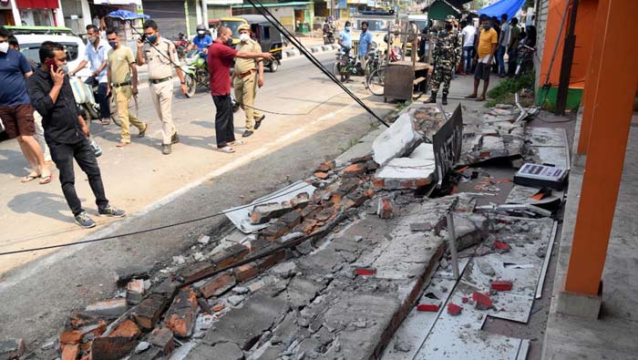 Guwahati:  గౌహతిలో స్వల్పంగా భూ కంపనలు.. భయంతో బయటకు పరుగులుతీసిన ప్రజలు..