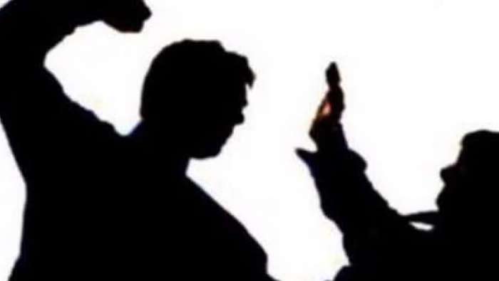 Nellore: హతవిధీ.. పోలీస్ పై దాడి చేసిన  దొంగ..