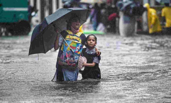 Ap Rains : విద్యార్థులకు అలెర్ట్.. ఈరోజు స్కూల్స్ బంద్..!