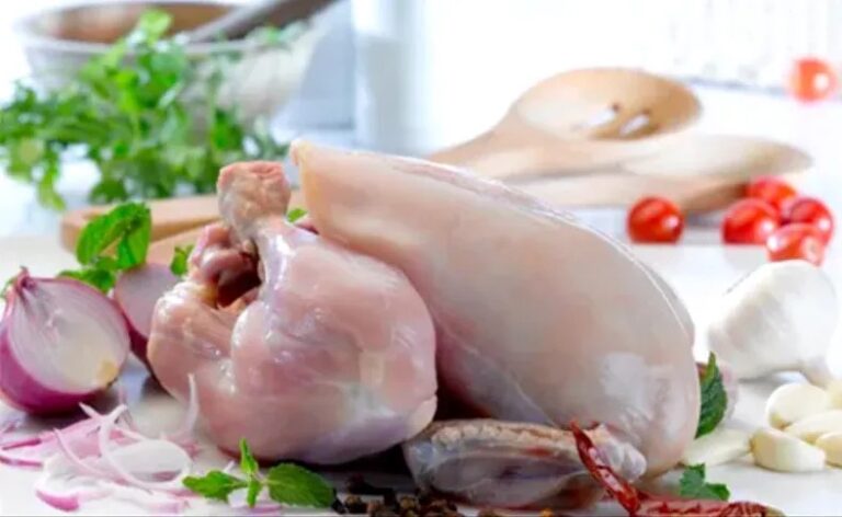 Chichen : చికెన్ ను ఇలా తింటున్నారా? అయితే ఈ విషయాలను తప్పక తెలుసుకోవాలి..