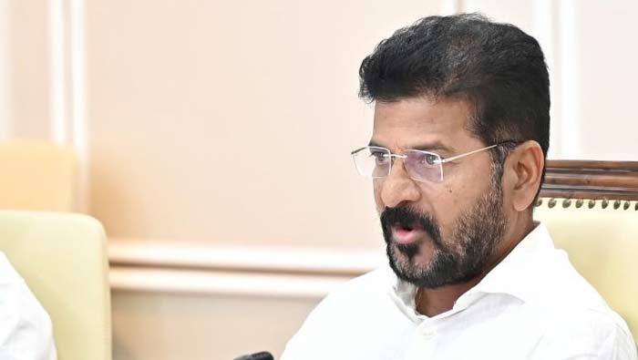 Revanth Reddy : ఎస్సీ, ఎస్టీలకు రిజర్వేషన్లు లేని ప్రైవేటు యూనివర్సిటీలా..?