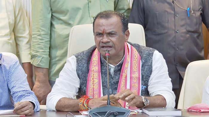 Komati Reddy: కోమటిరెడ్డికి అస్వస్థత… యశోదా హాస్పిటల్లో అడ్మిట్