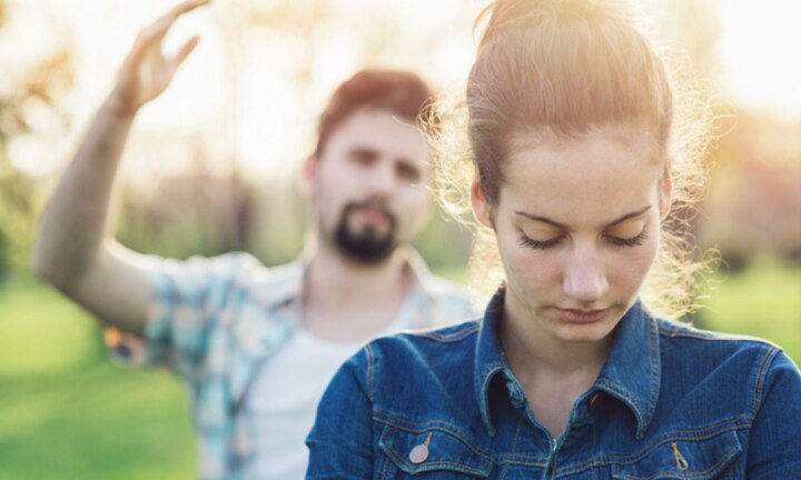 Lifestyle : మీ భర్తతో ఈ విషయాలను అస్సలు చెప్పకండి.. ఎందుకంటే?