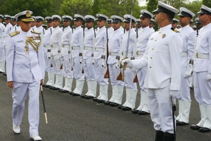 Indian Navy Jobs: విశాఖ నేవల్ డాక్​యార్డ్​లో భారీగా ఉద్యోగాలు.. ఎలా అప్లై చేసుకోవాలంటే?