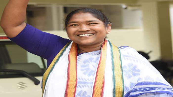 Minister Seethakka: మంత్రిగా బాధ్యతలు చేపట్టిన తర్వాత సొంత ఇలాకాకు సీతక్క